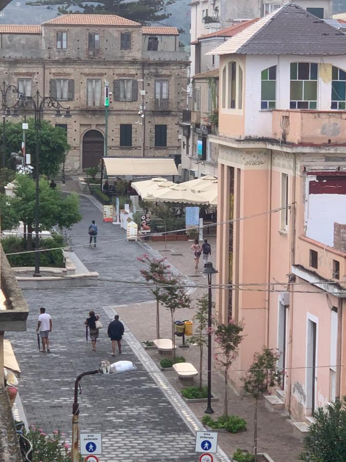 Bed and Breakfast La Piazza Beb Тропея Экстерьер фото