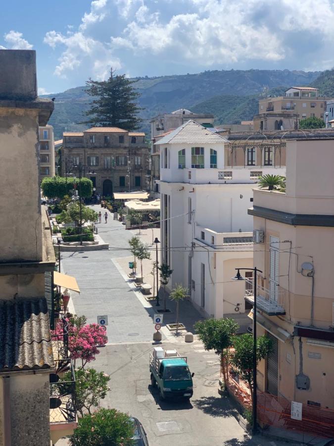 Bed and Breakfast La Piazza Beb Тропея Экстерьер фото